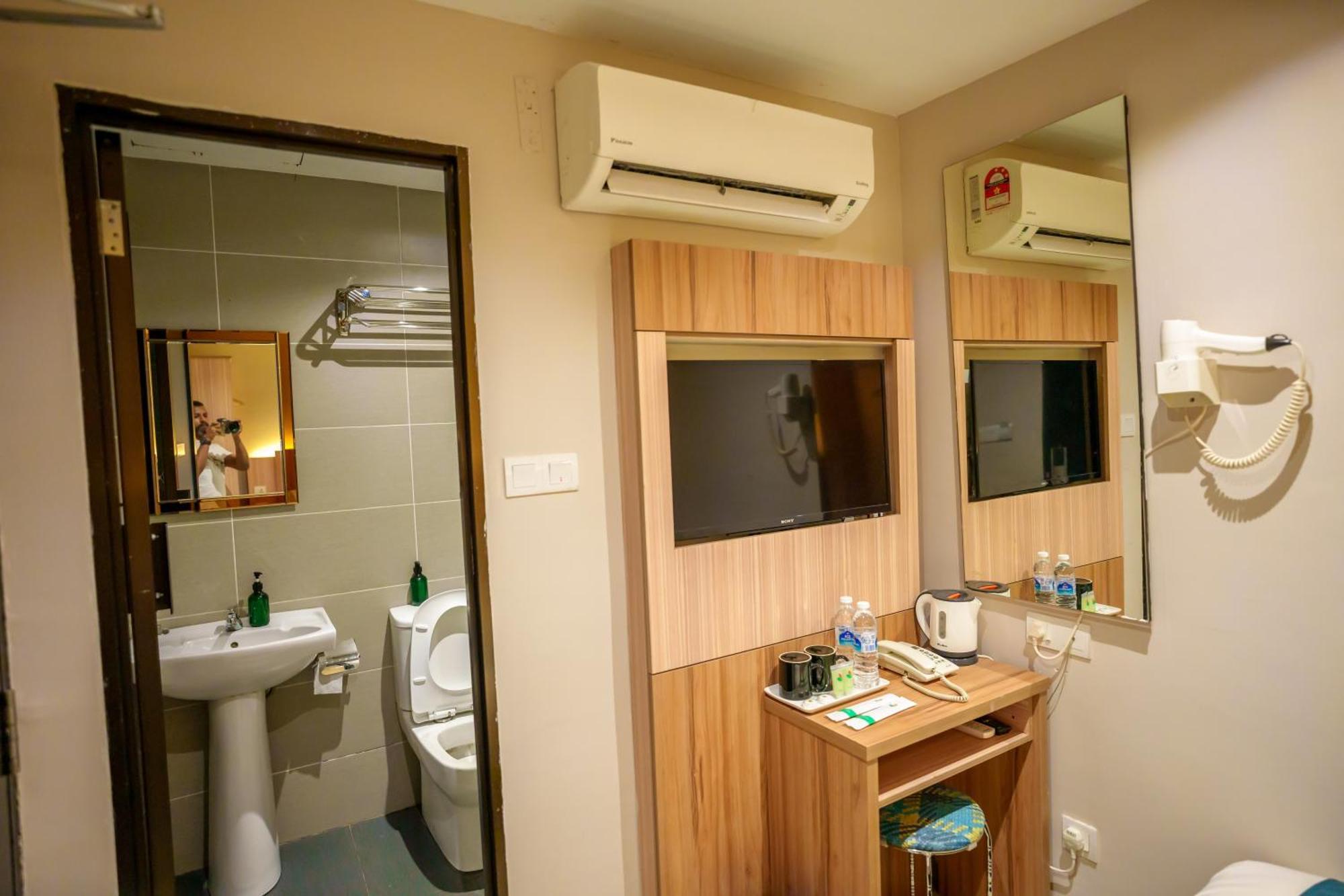 Alaxis Hotel